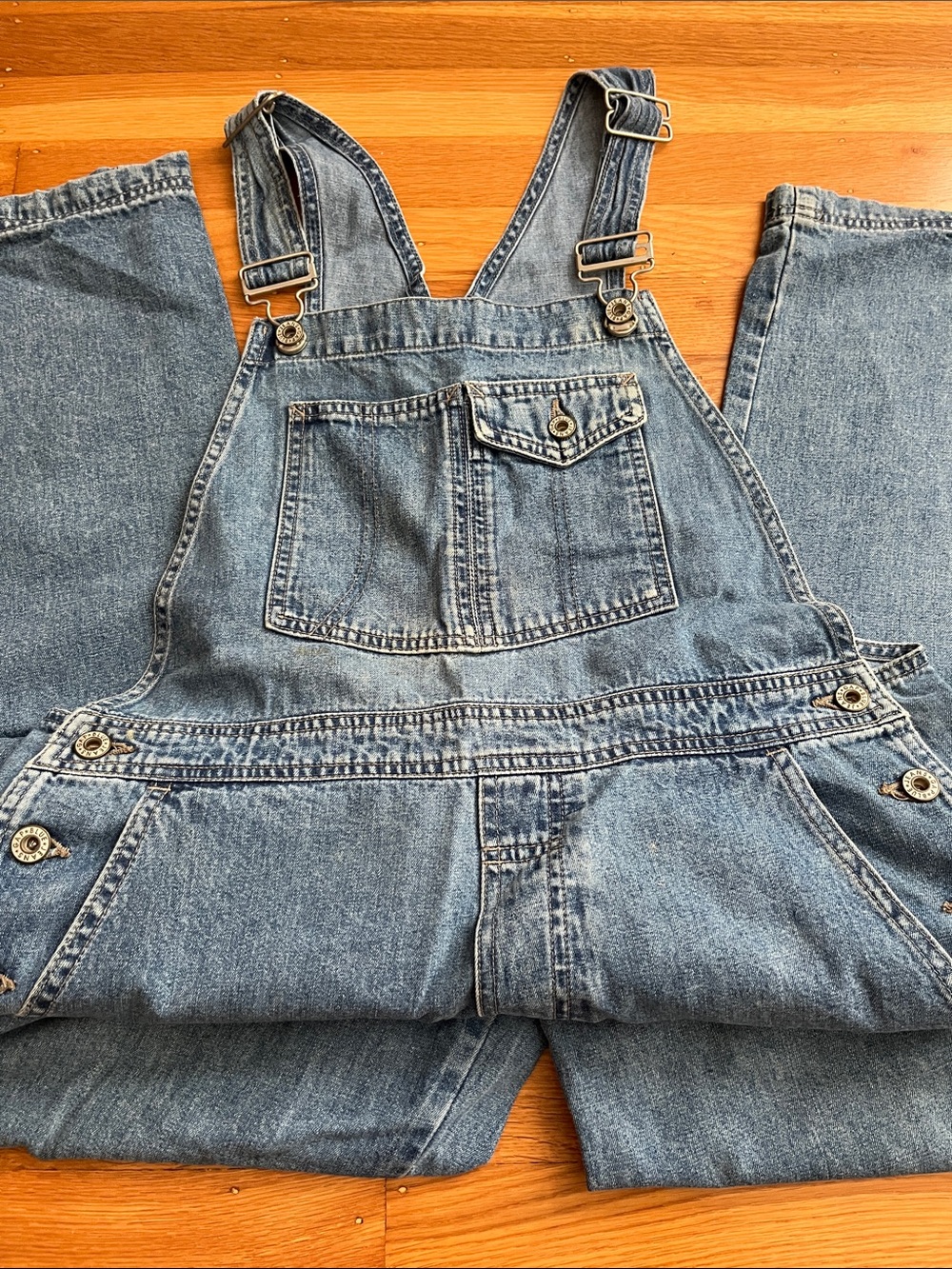 Vintage GAP Women’s Classic Blue Relaxed Denim Overalls. Perfect Y2K look. $30 - Picture 3 of 6